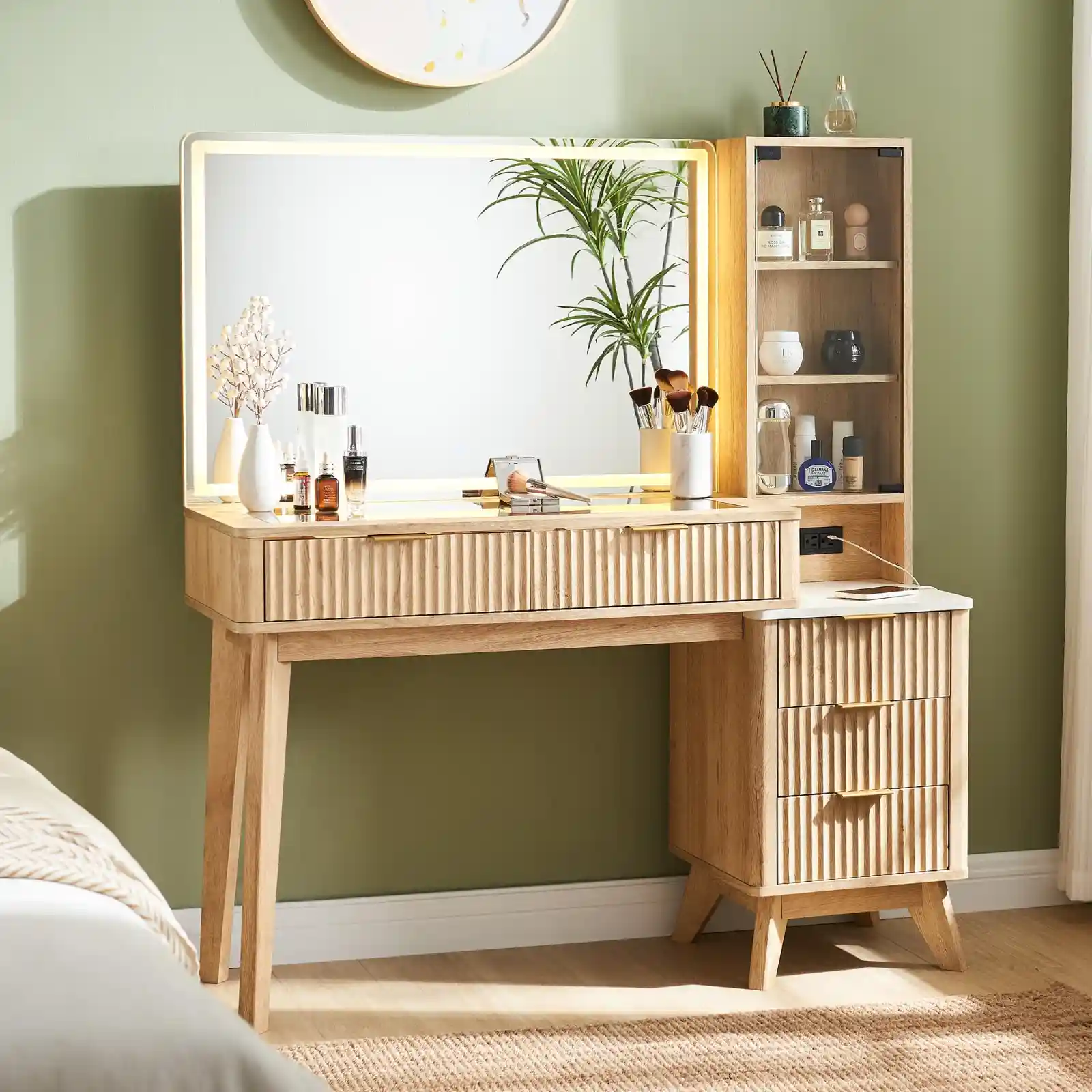 T4TREAM Fluted Makeup Vanity Desk with Large Mirror usage