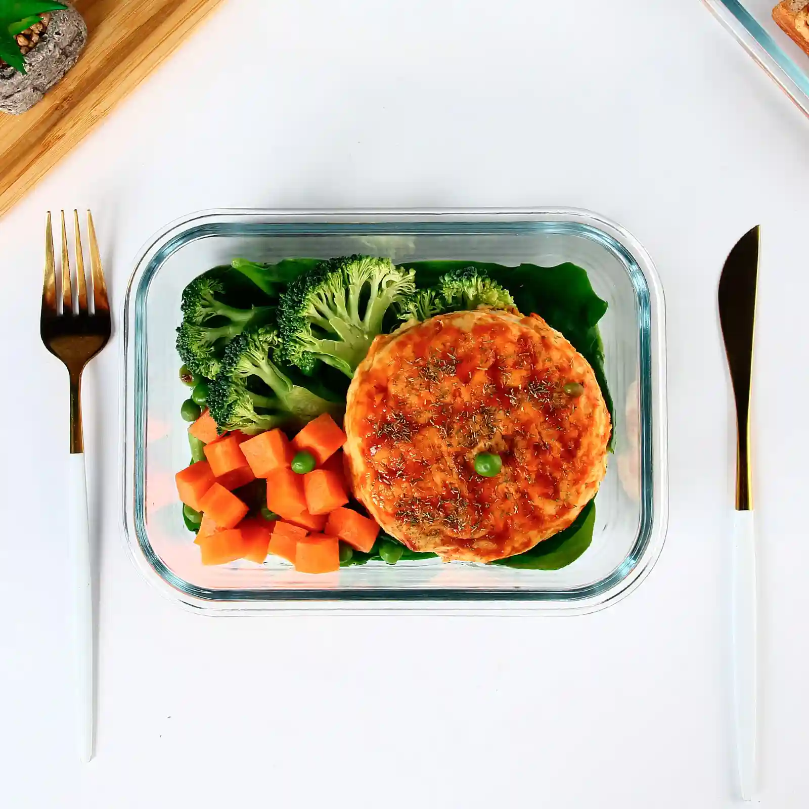 UMEIED 10 PACK Glass Food Storage Containers with Leak Proof Lids features